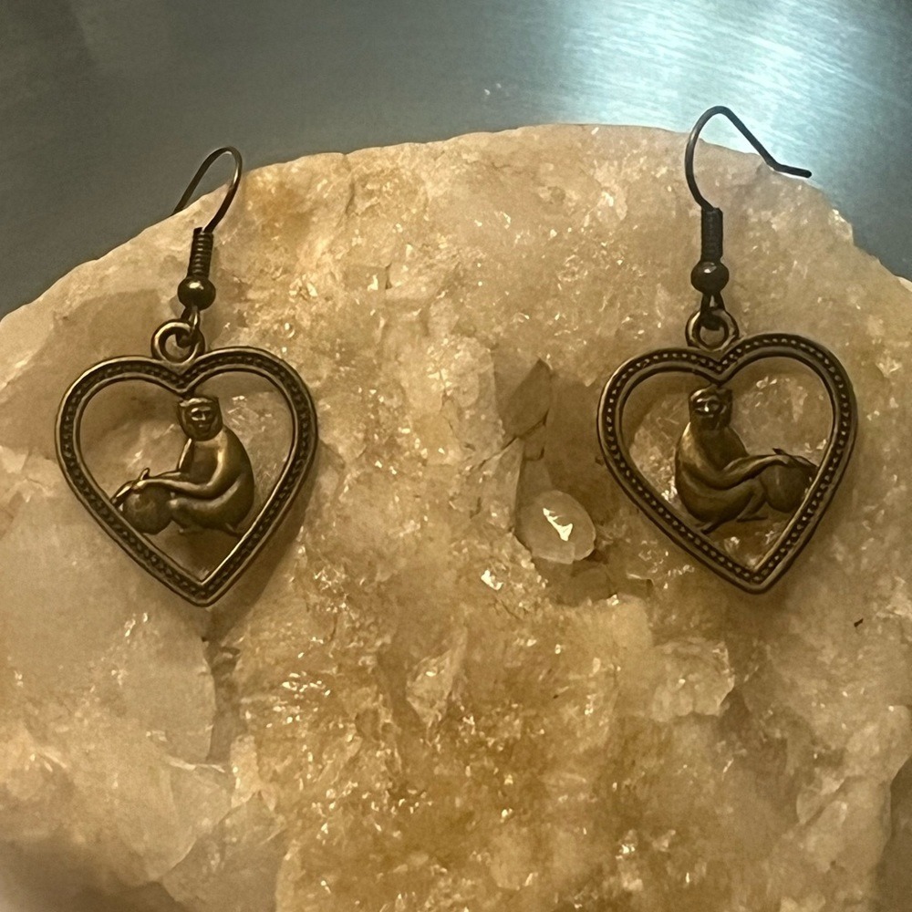 Year Of The Monkey Chinese Zodiac Birth Sign Rustic Boho Heart Earrings Gift-New - Picture 3 of 4